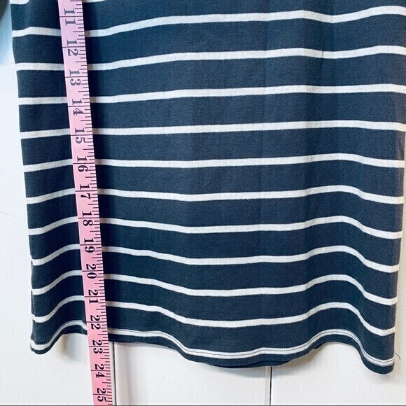 LOFT Women’s Top,Shirt w/ 3/4 Sleeves and open detail in the back, Size XS Gray* - Picture 6 of 7